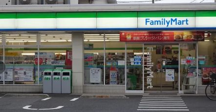 コンビニ　ファミリーマート 三度屋大森東四丁目店（コンビニ）まで652m