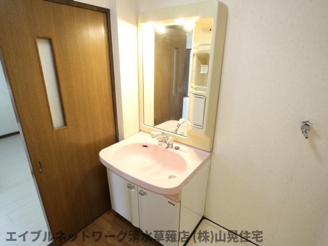 洗面設備　スペースが確保できる洗面所です