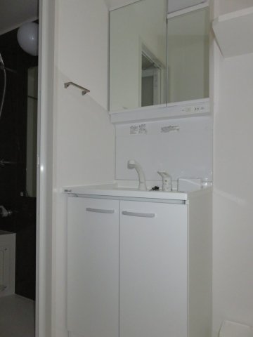 洗面設備　他のお部屋の参考写真となります。