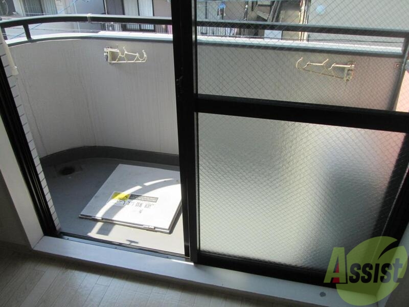 バルコニー　ゆったり広めのバルコニーです