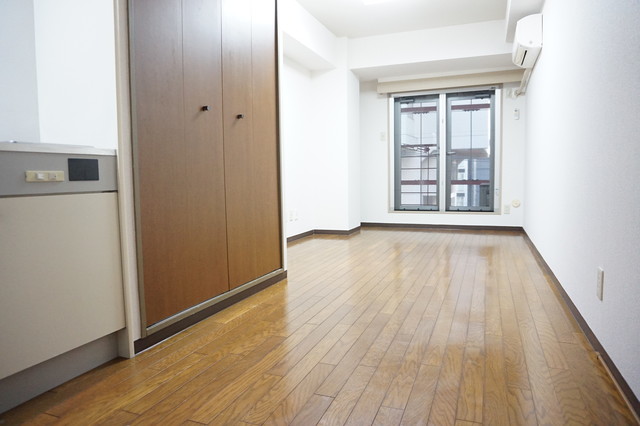 居室・リビング　南向きで明るいお部屋！暖かな日差しが入ります♪