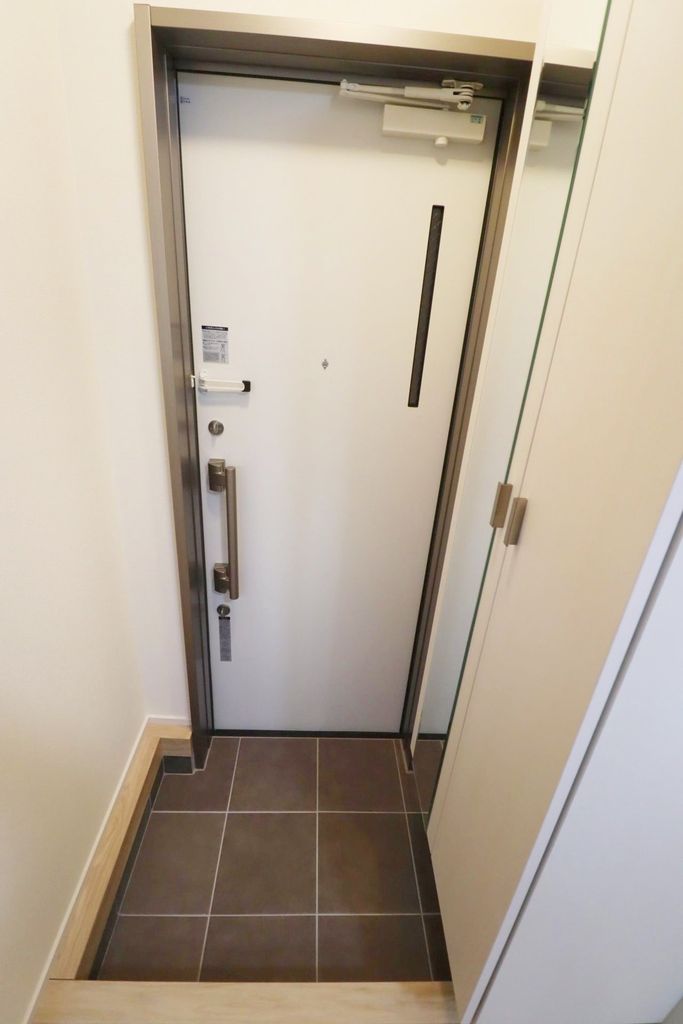 玄関　キッチン