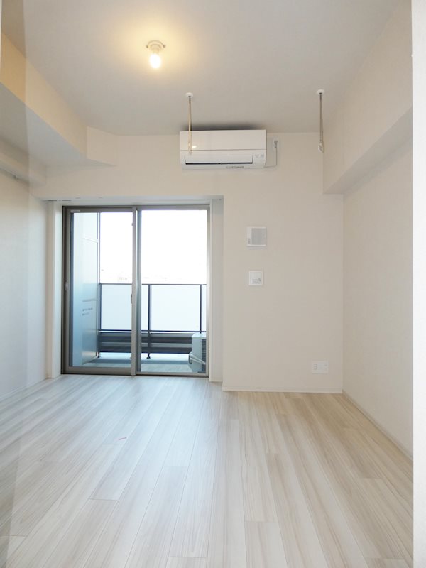 居室・リビング　室内写真は別号室です