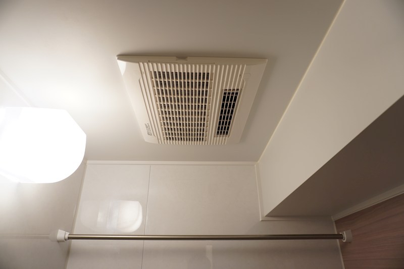 バス・シャワールーム　浴室乾燥機