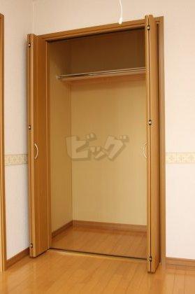 収納　衣類の収納に便利なクローゼットが付いています！