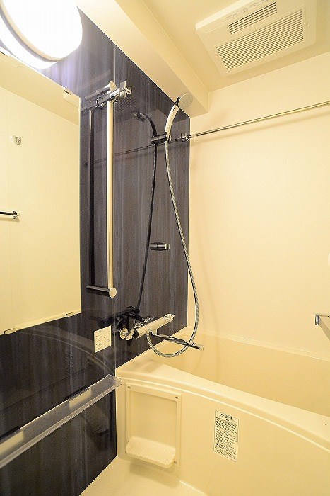 バス・シャワールーム　※カラータイプ異なります