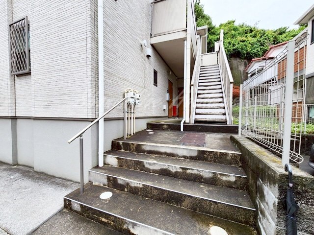 エントランス　落ち着いたエントランス♪