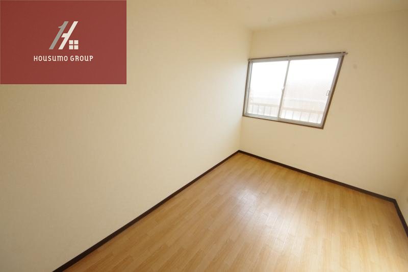 居室・リビング　こちらのリビングで趣味の時間をお楽しみください