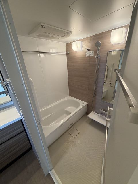 バス・シャワールーム　浴室乾燥機付き