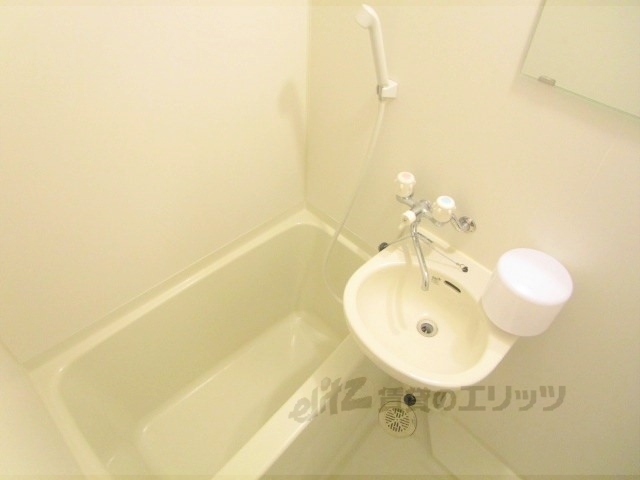 バス・シャワールーム　バス