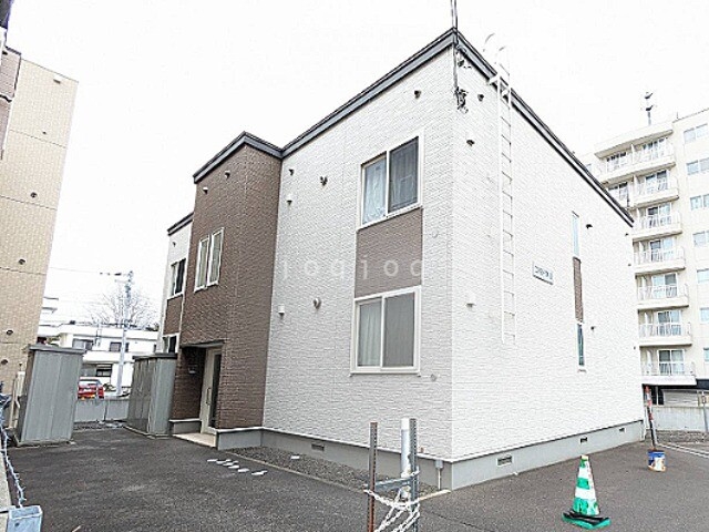 建物外観　コモドＮII