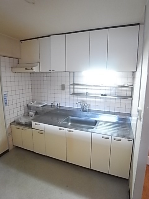 キッチン　コンパクトなキッチンで掃除もラクラク