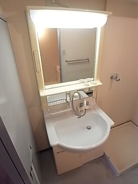 洗面設備　使いやすい洗面所です