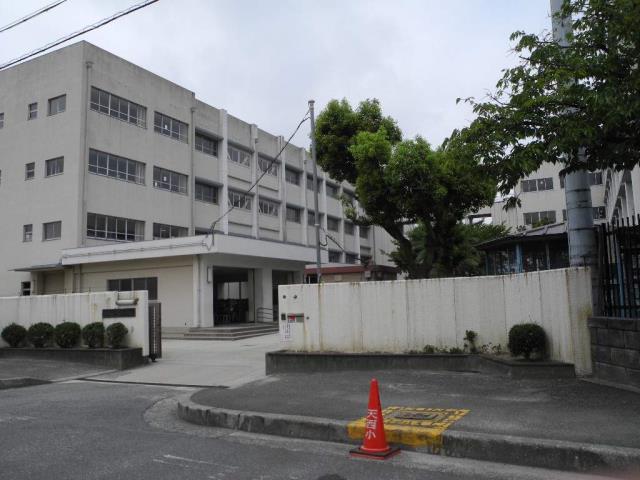 小学校　松原市立小学校天美西小学校（小学校）まで764m