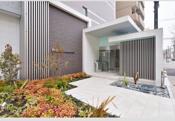 エントランス　名古屋で一番初期費用の安い賃貸専門の不動産会社です(^^)