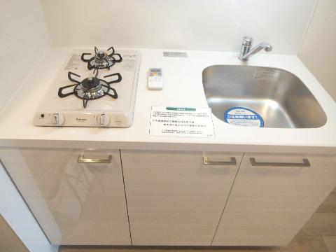 キッチン　※写真は同じマンションの違う部屋のものになります。