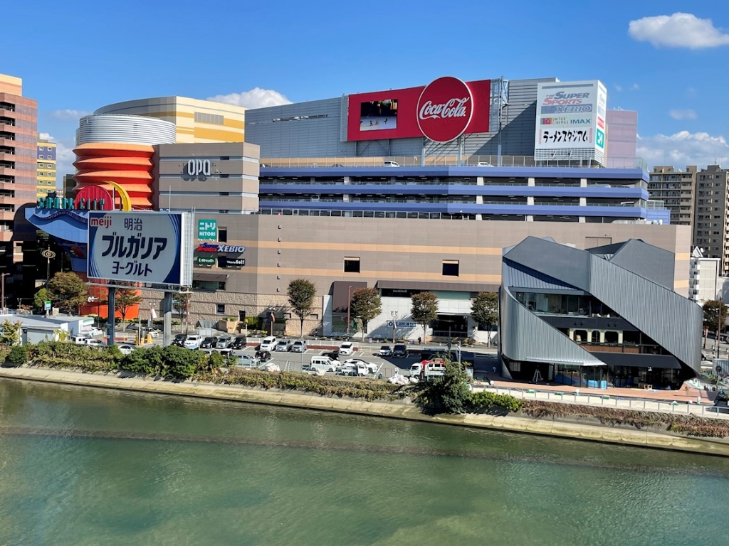 ショッピングセンター　キャナルシティ博多（ショッピングセンター）まで866m