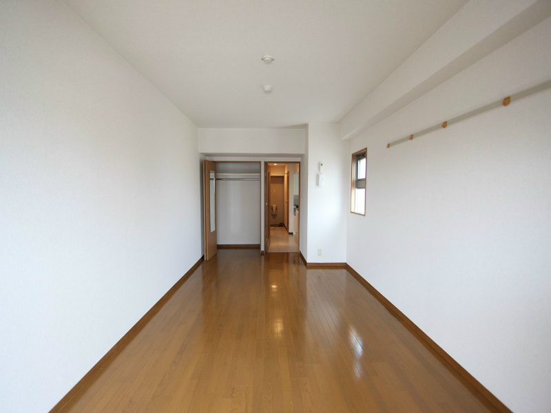 その他　洋室10帖　クローゼット（収納充実してます）