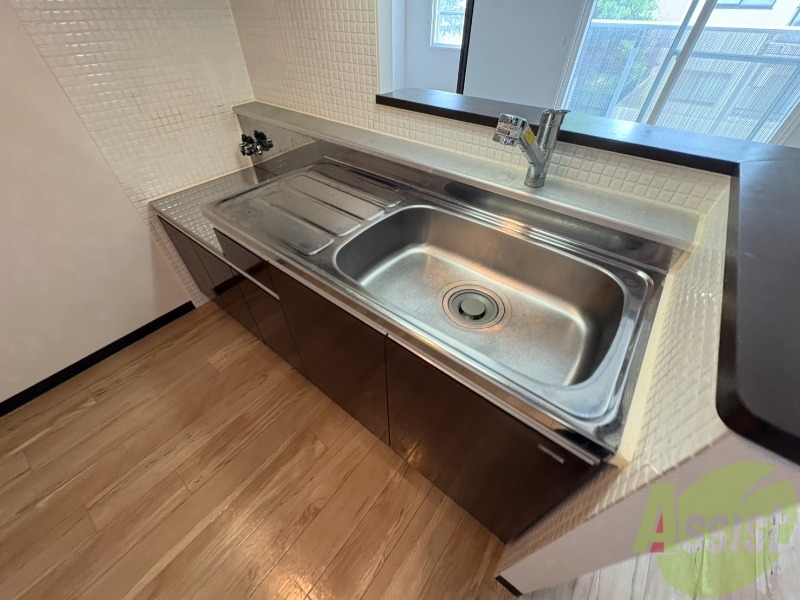 キッチン　リビングが見渡せる対面キッチンになってます。