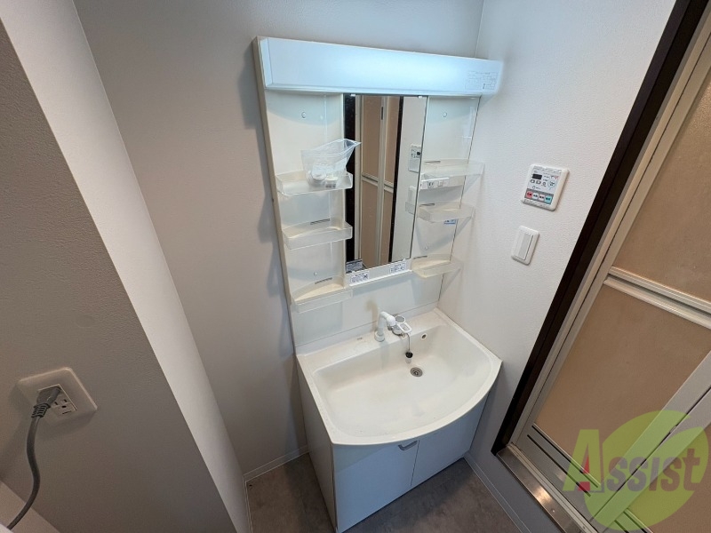 洗面設備　シャンプードレッサーで身支度もラクラクです！