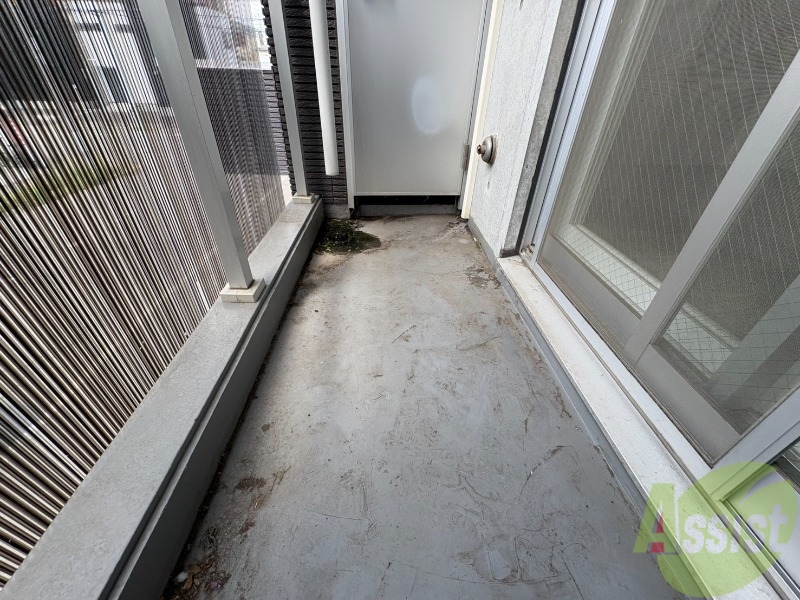 バルコニー　バルコニーがついているので洗濯物を干すこともできそう！