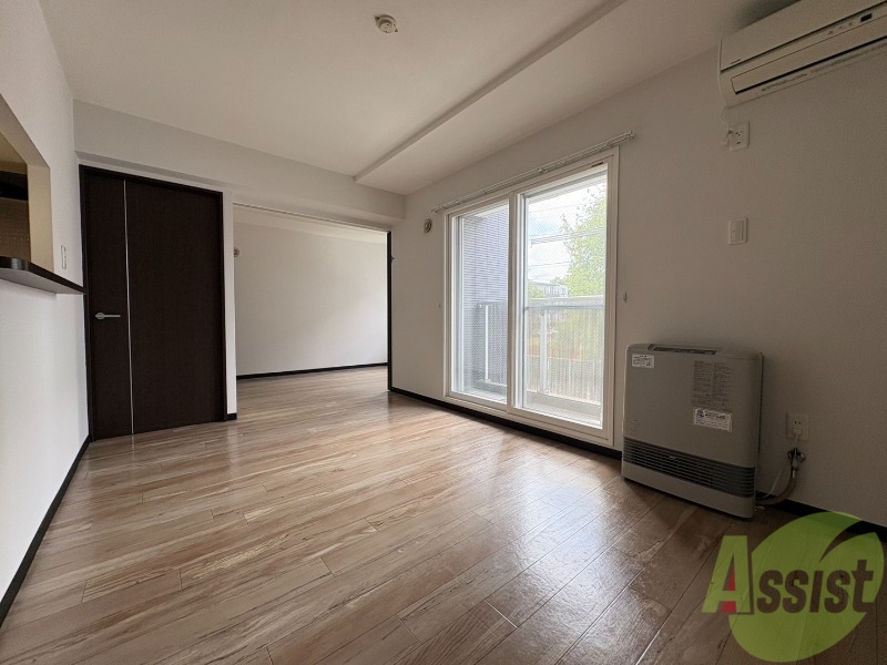 居室・リビング　広々としたリビングですね。使い勝手がよさそうですね！