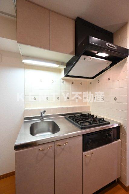 キッチン　コンパクトなキッチンで掃除もラクラク