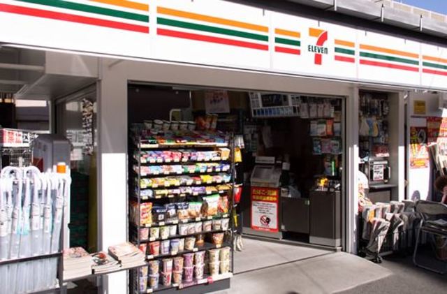 コンビニ　セブンイレブン（コンビニ）まで2149m