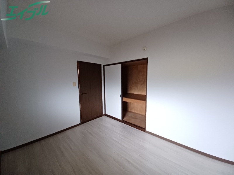 収納　同型参考写真