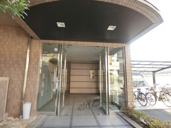 エントランス　エントランス