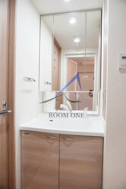 洗面設備　独立洗面台です。