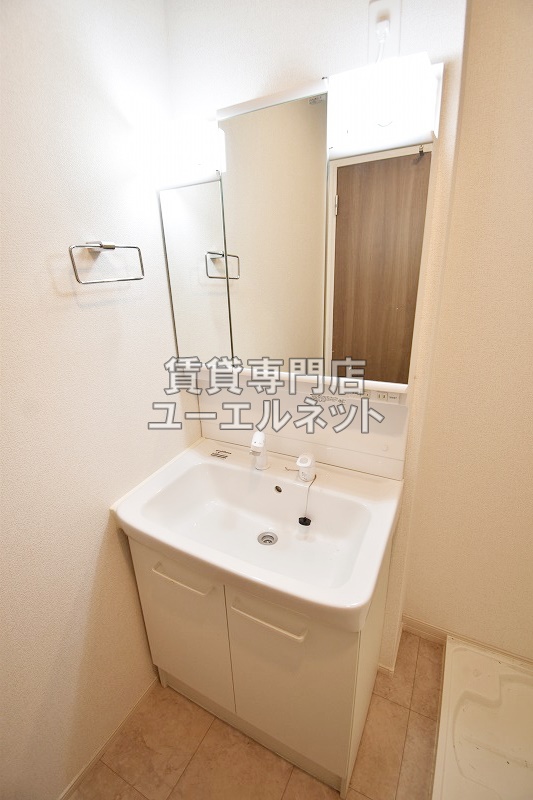 洗面設備　シャワー付洗面台