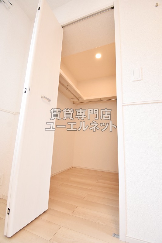 収納　ウォークインクローゼット