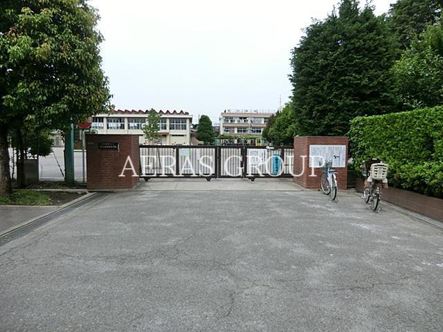 小学校　練馬区立上石神井北小学校（小学校）まで153m