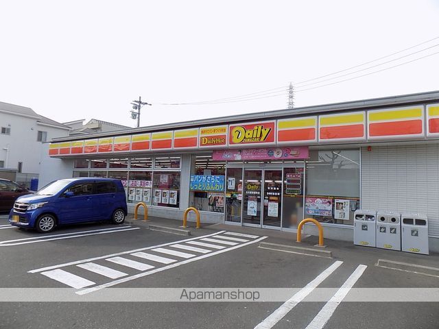 コンビニ　デイリーヤマザキ（コンビニ）まで268m