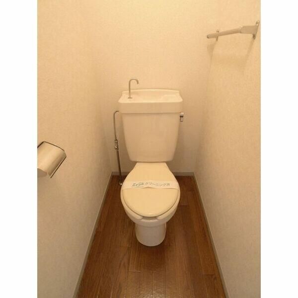 トイレ　別部屋参考写真となります