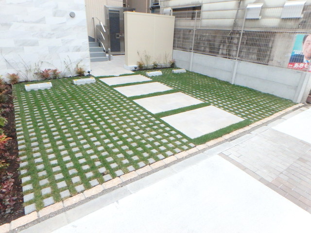 駐車場　駐車場