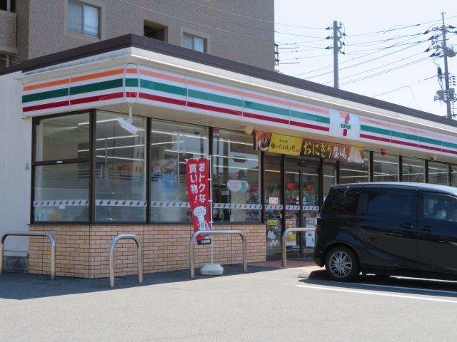 コンビニ　セブン－イレブン下関貴船町店（コンビニ）まで816m