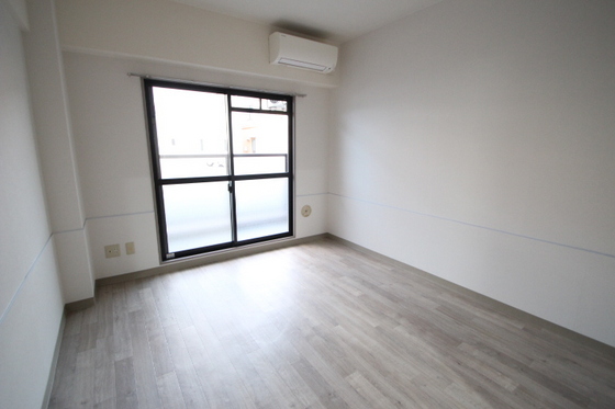 居室・リビング　※別部屋の写真です