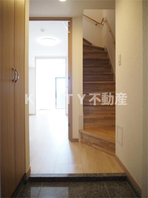 玄関　落ち着いた玄関です