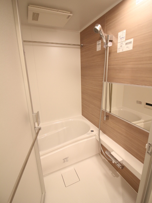 バス・シャワールーム　※別部屋の参考写真です。