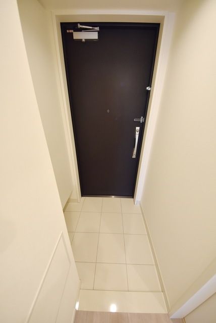 玄関　※別部屋の参考写真です。