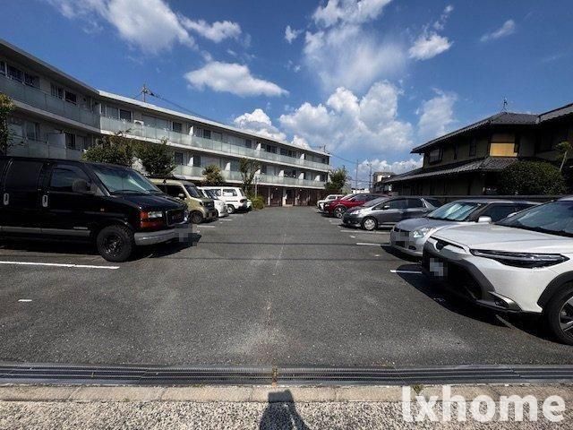 駐車場　駐車場に車を止められます