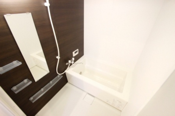 バス・シャワールーム　※別部屋の写真です