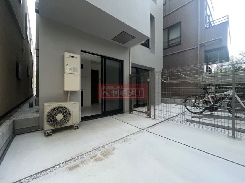 庭　エントランス