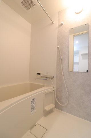 バス・シャワールーム　お風呂で日々の疲れを落としましょう