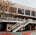 小学校　千代田区立麹町小学校（小学校）まで469m