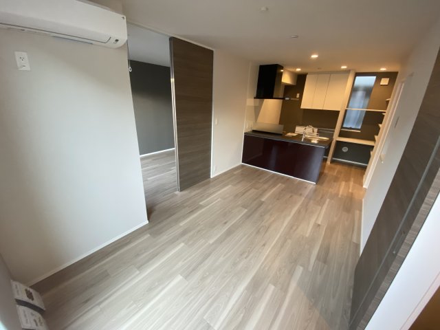 居室・リビング　エアコン付きで初期費用を抑えられます♪