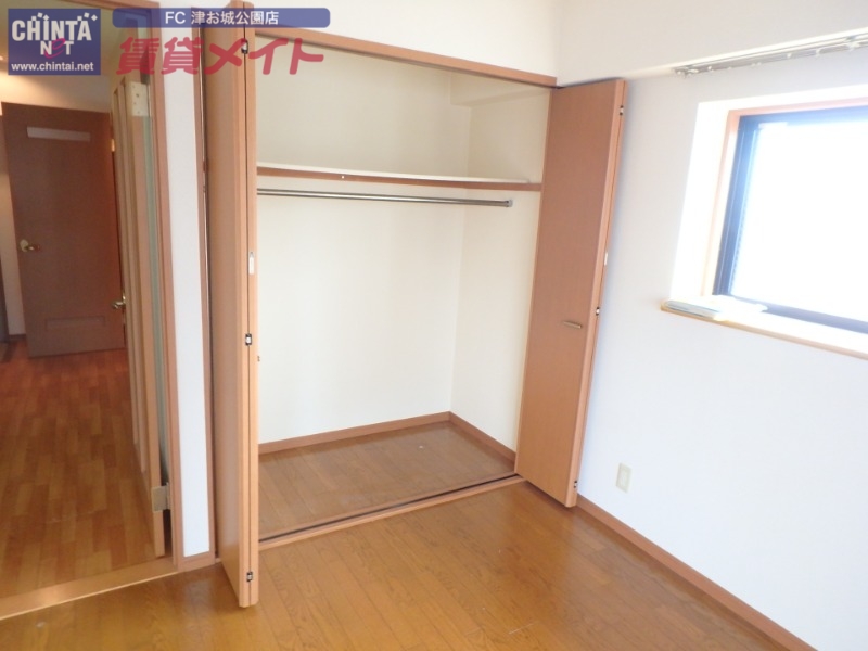 収納　同型参考写真