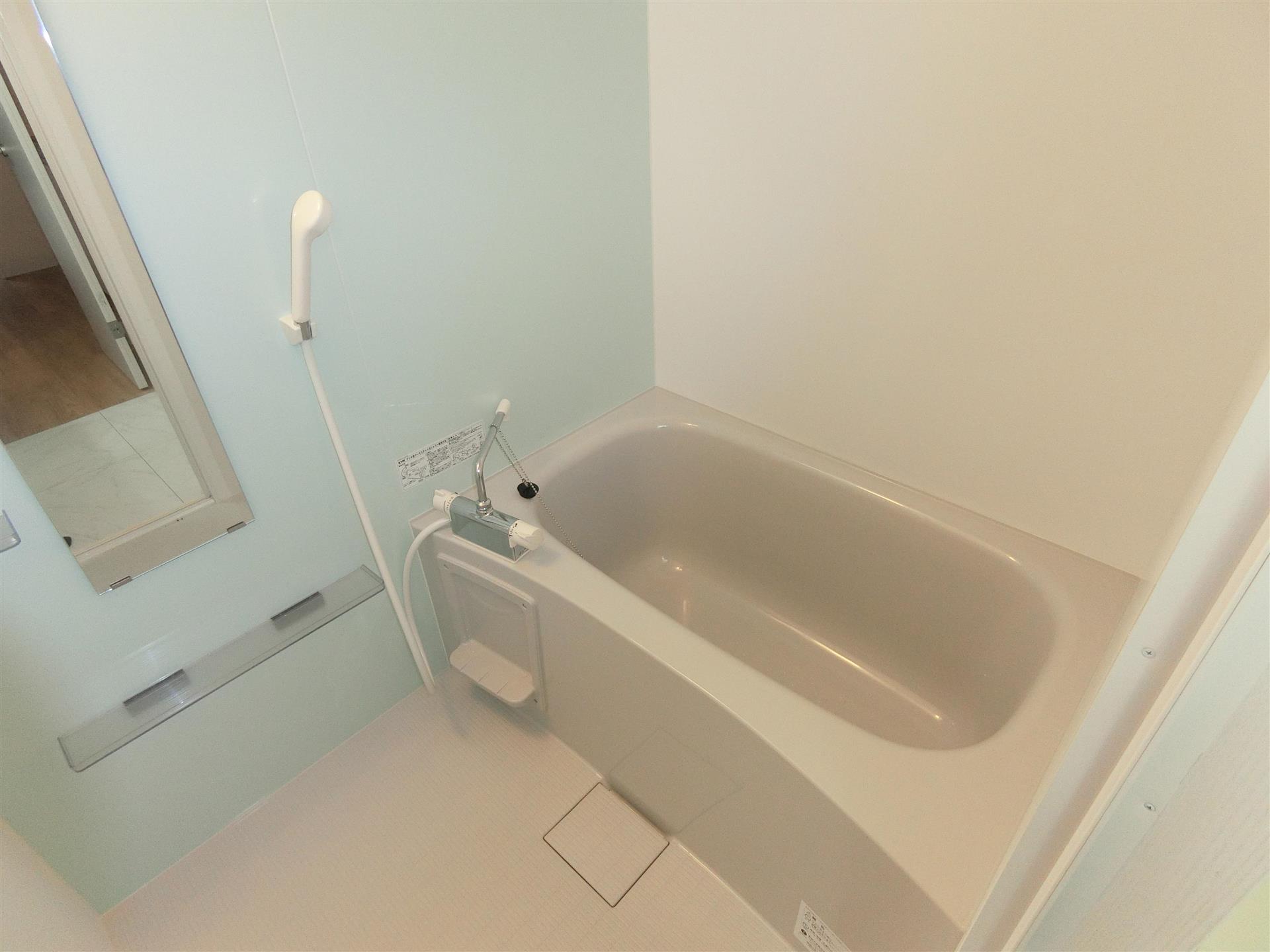 バス・シャワールーム　シャワー付きのバスルームです♪